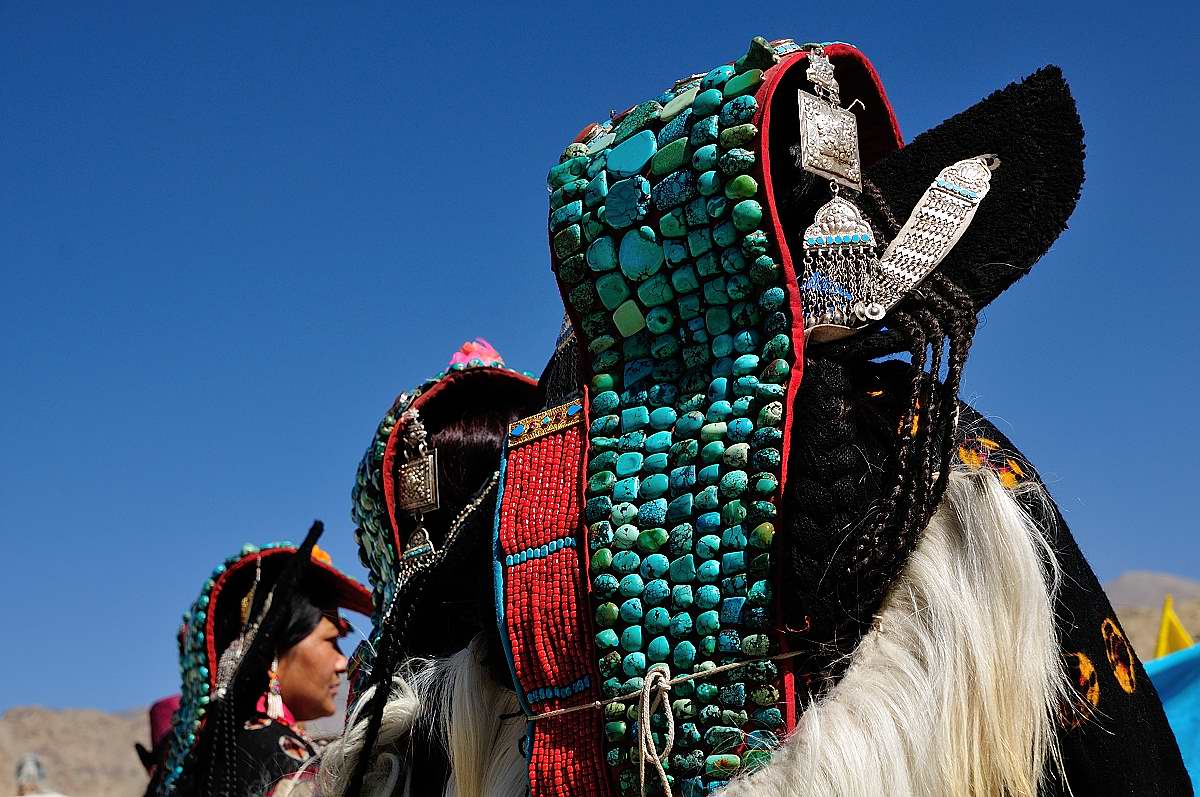 Perak tragende Frauen bei Fest